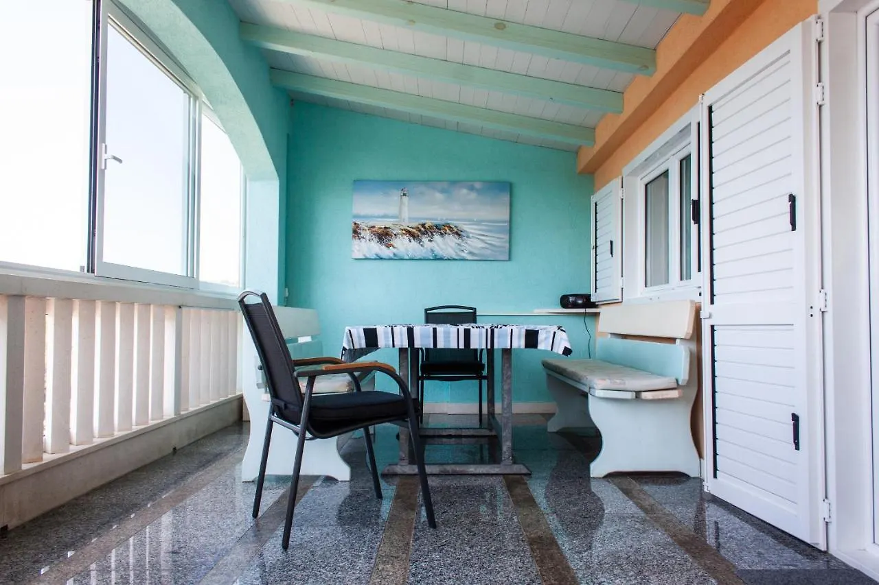 Marcel Apartment Mit Meerblick Trogir