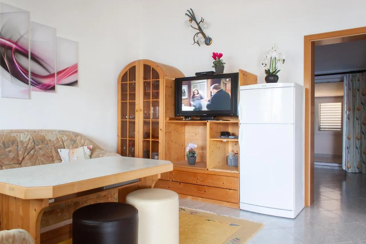Marcel Apartment Mit Meerblick Trogir