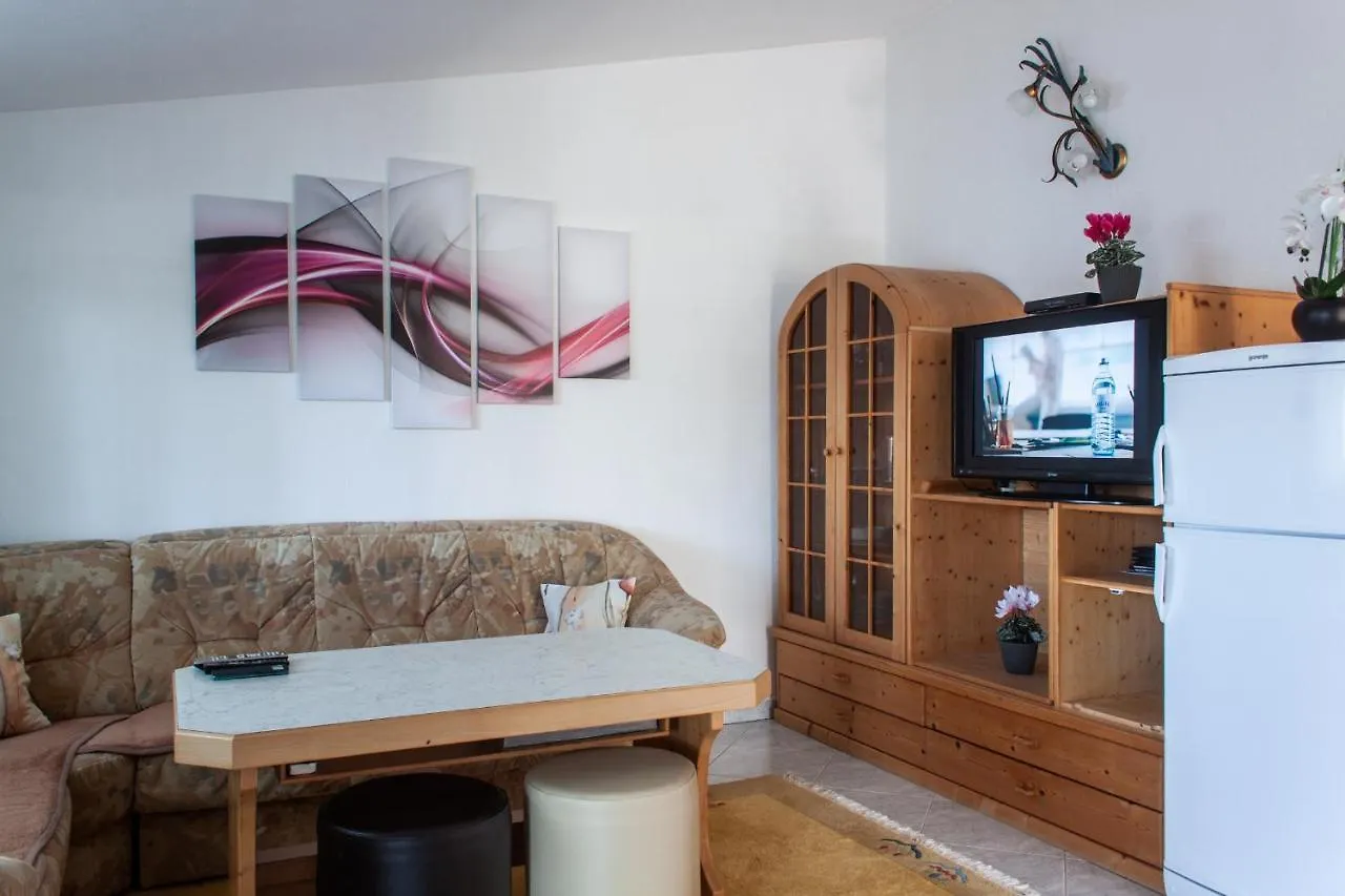 Marcel Apartment Mit Meerblick Trogir