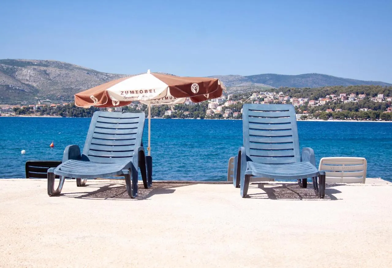 Marcel Apartment Mit Meerblick Trogir