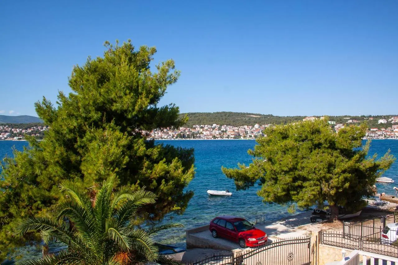Marcel Apartment Mit Meerblick Trogir