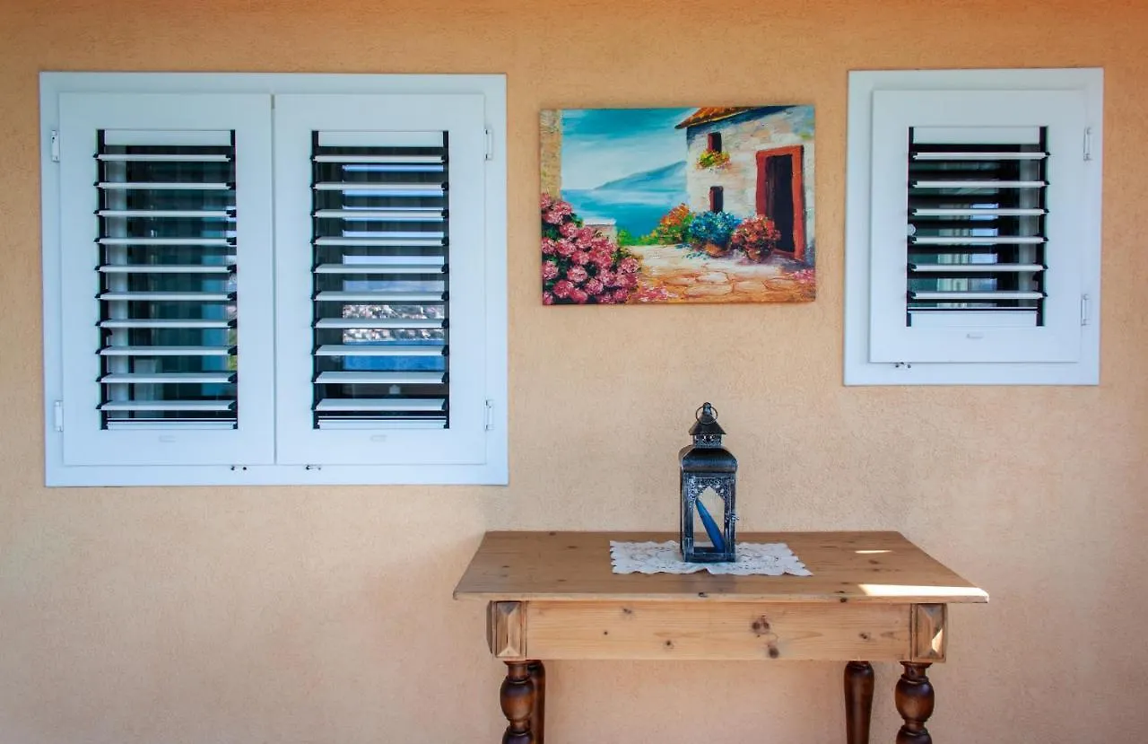 Marcel Apartment Mit Meerblick Trogir