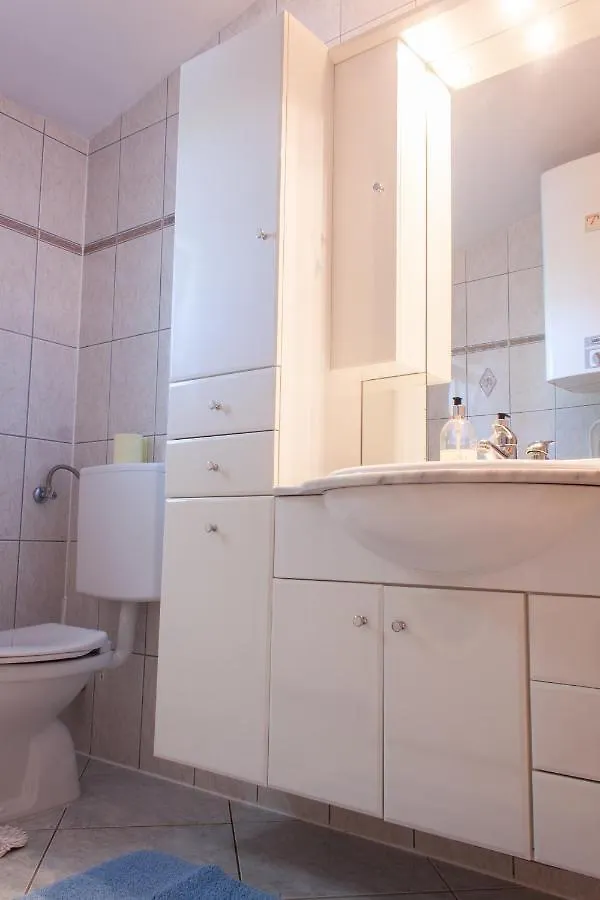 Marcel Apartment Mit Meerblick Trogir